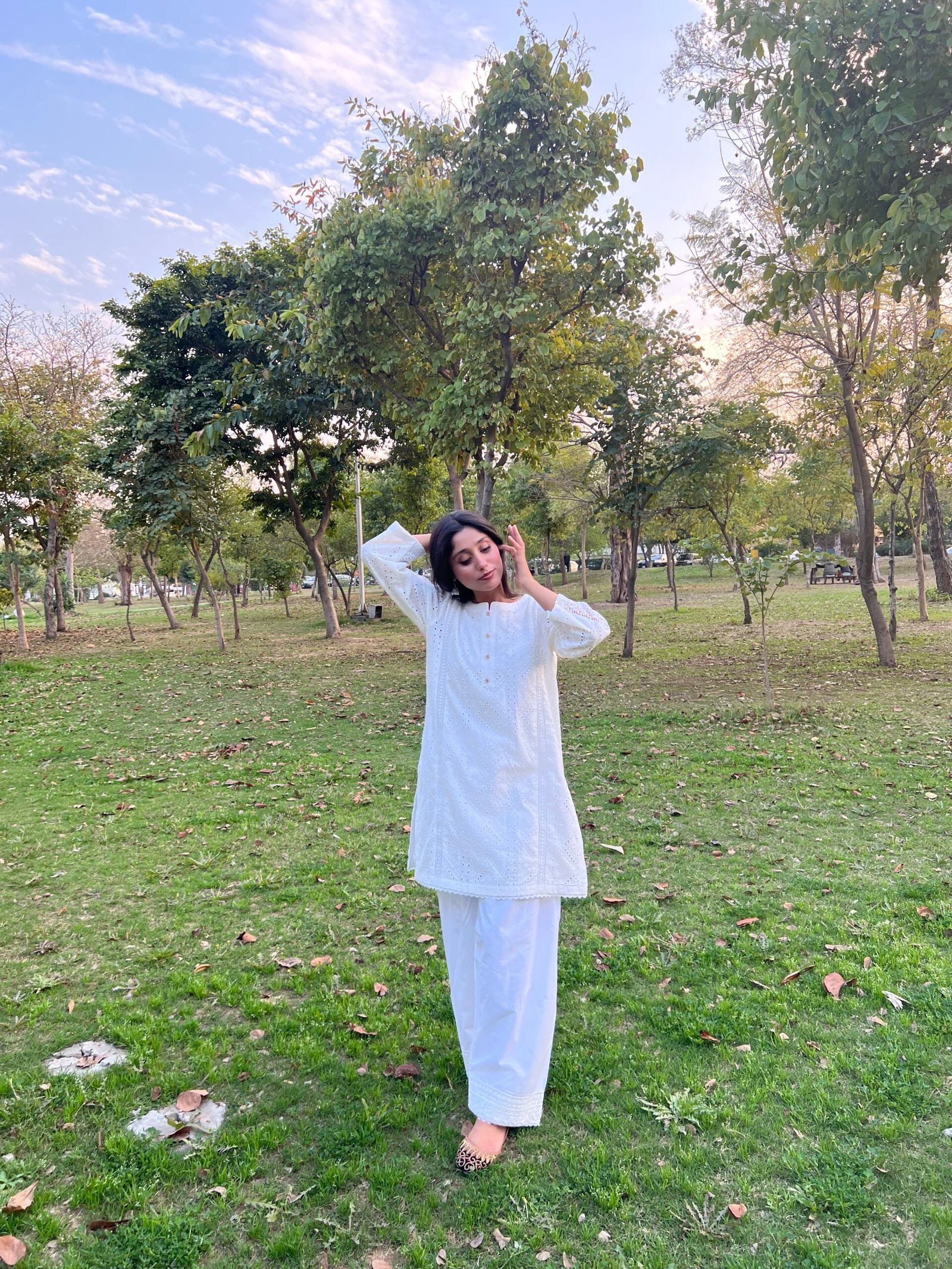 2P-White-Lawn - Image 7